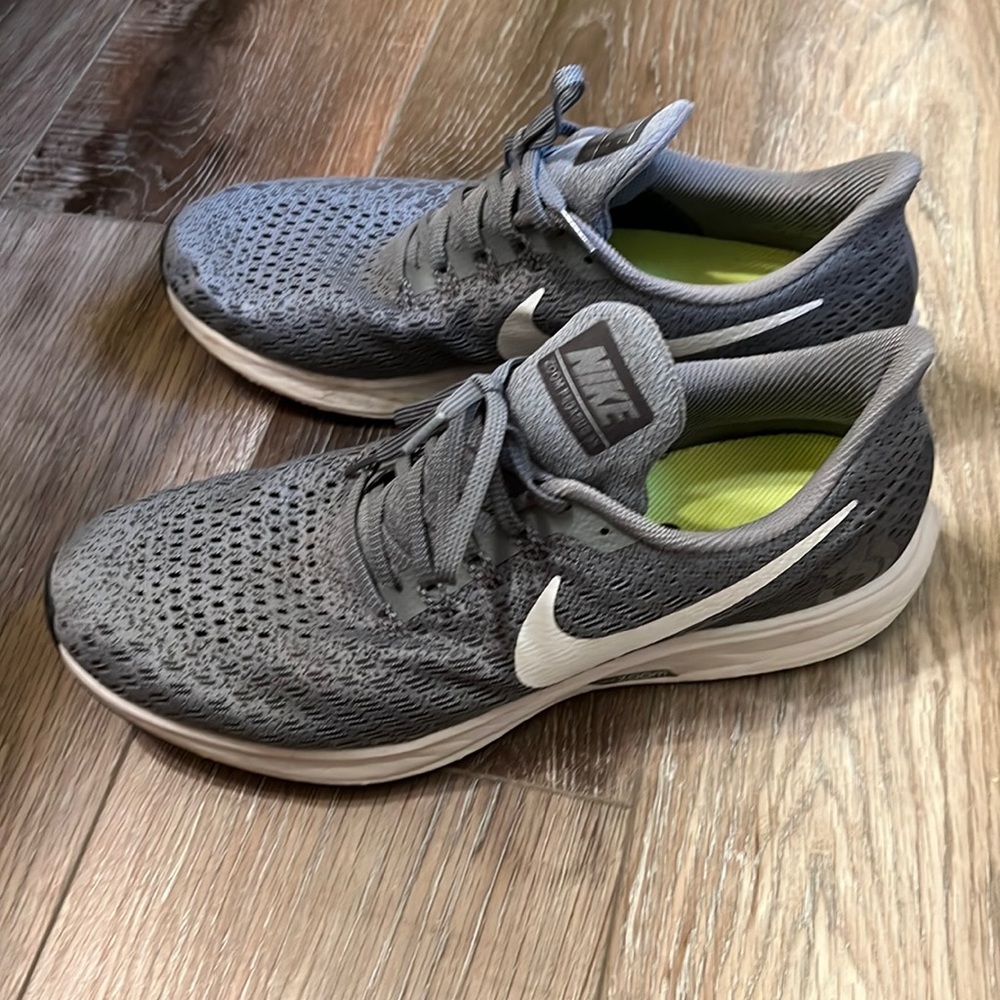 Excellent used condition Nikes